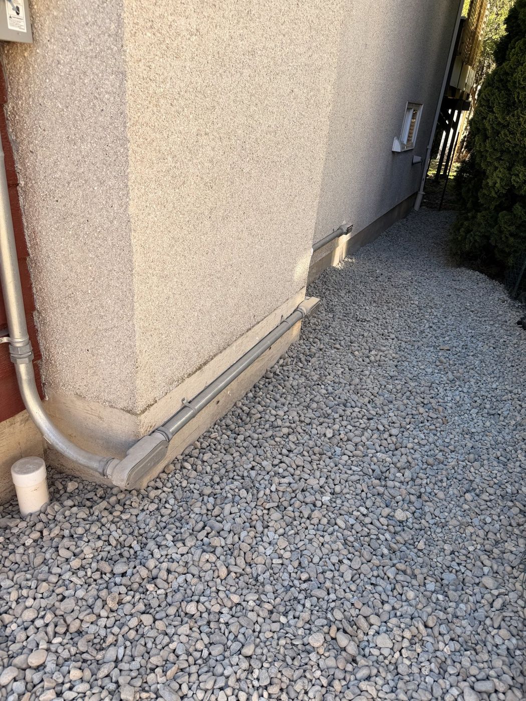 Completed gravel side path - O’Callaghan Landscaping Ltd.