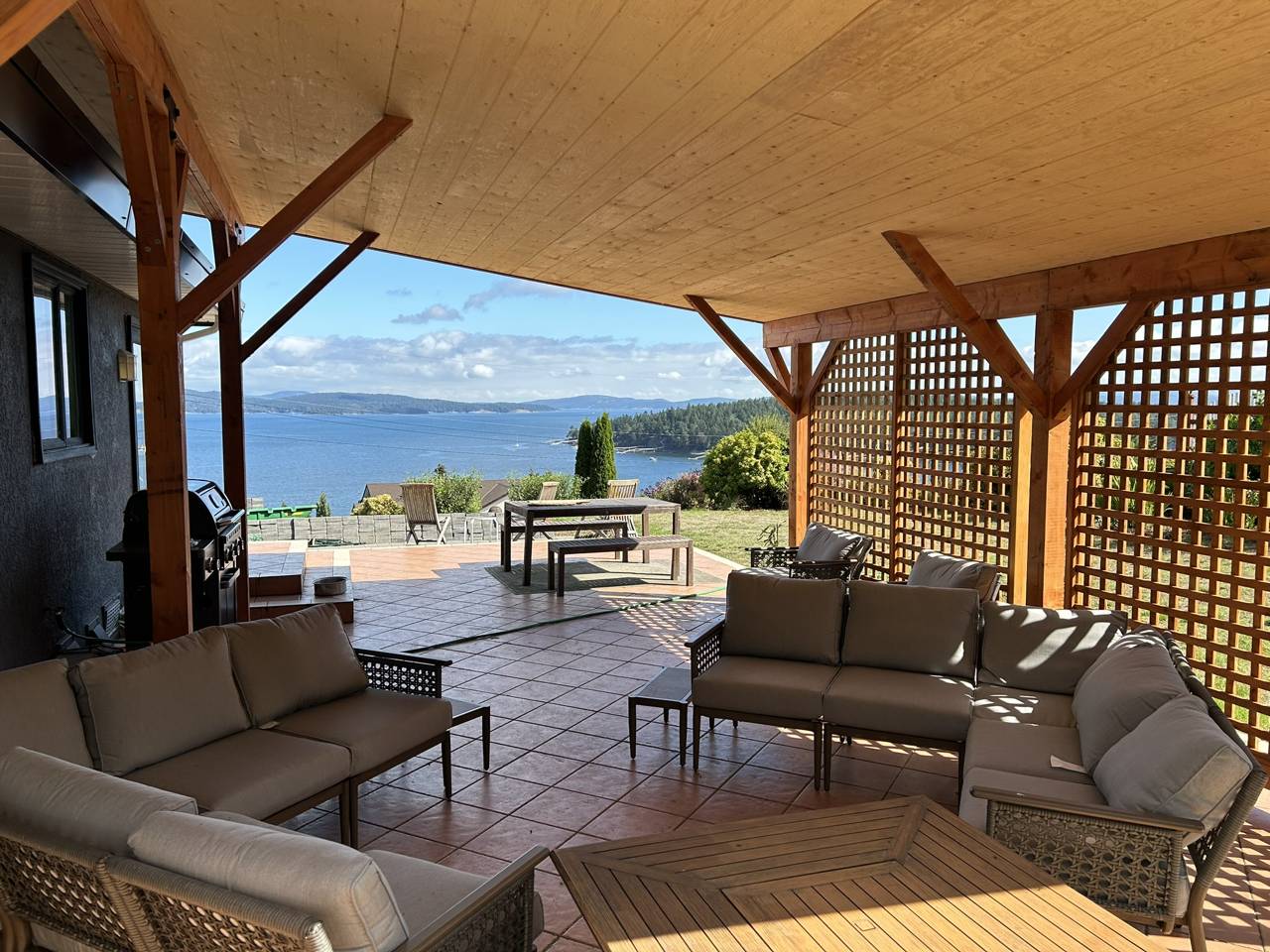 Custom outdoor living space - after